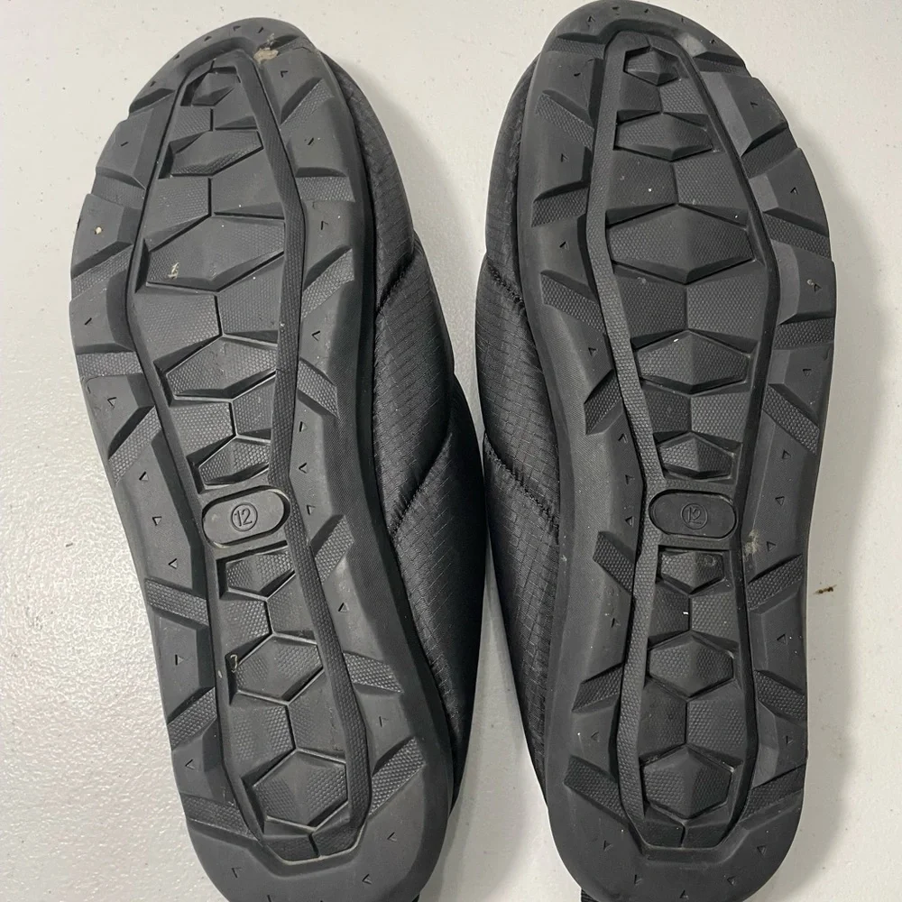 Avalanche of Men's Black Quilted Slipon  Size 12 SB-2